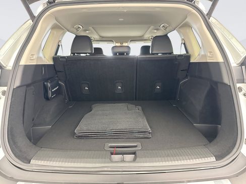 Used 2023 Nissan Rogue SV w/ SV Premium B Package image 19