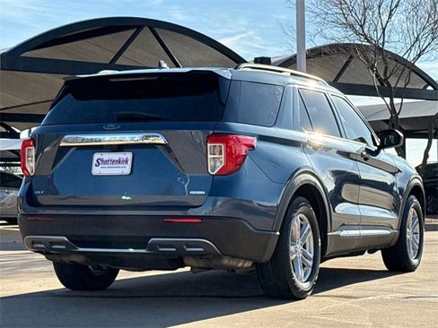 Used 2020 Ford Explorer XLT w/ Equipment Group 202A image 8