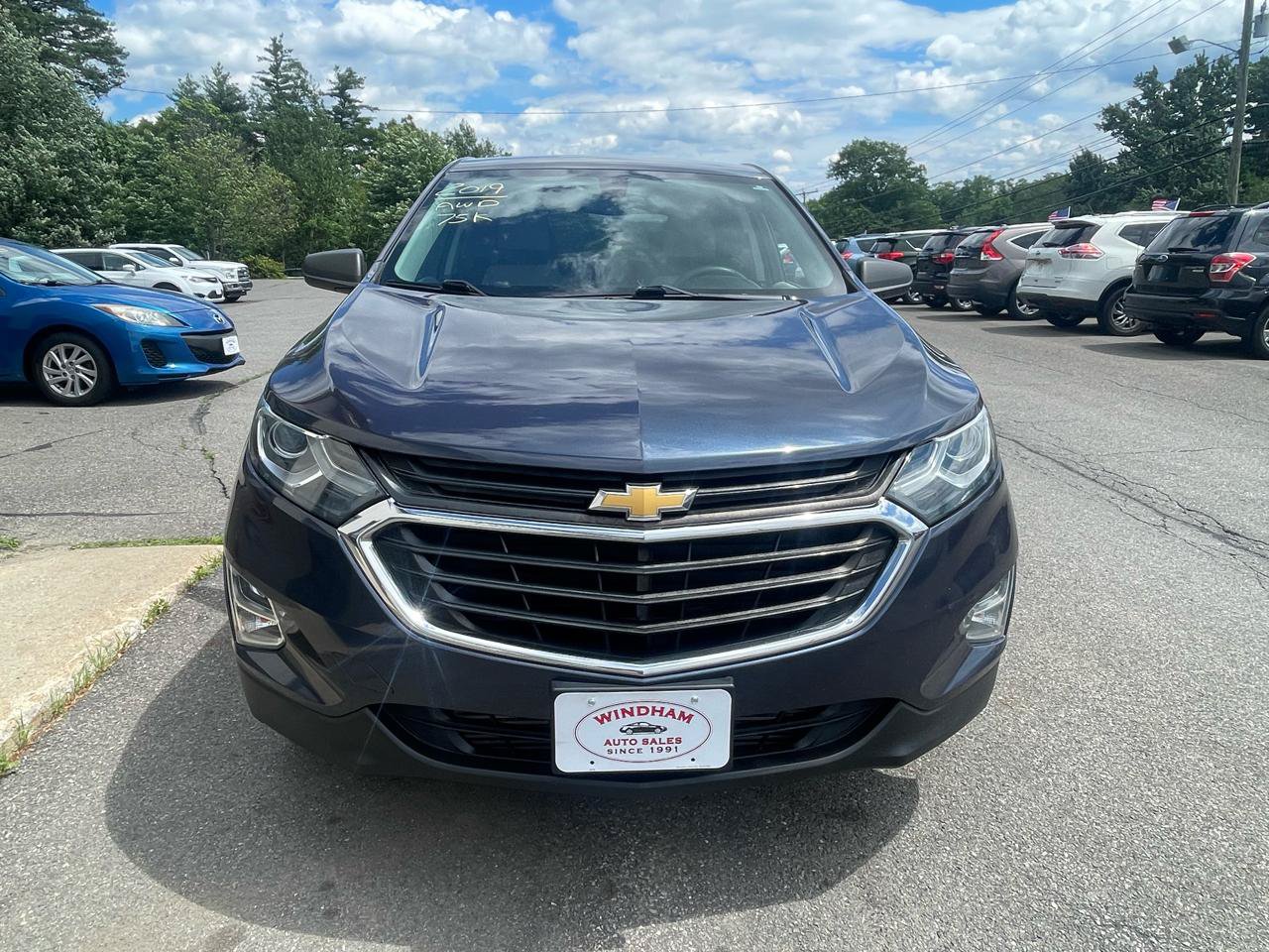 Used 2019 Chevrolet Equinox LS w/ LS Convenience Package AWD/4WD image 2