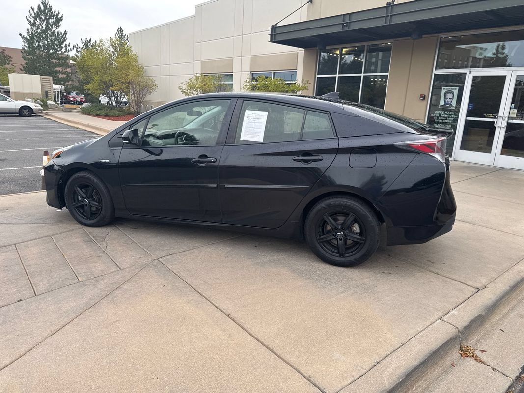 Used 2017 Toyota Prius One FWD image 10