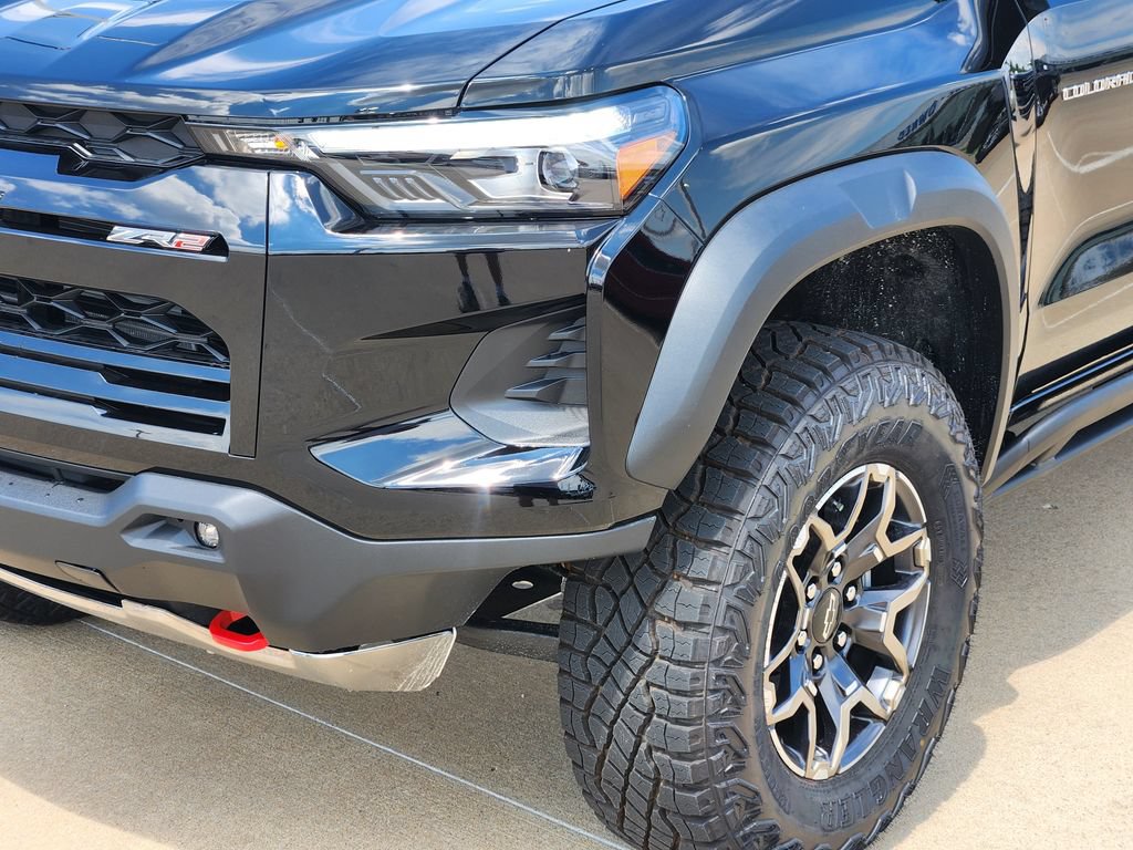 New 2026 Chevrolet Colorado ZR2 w/ Technology Package AWD/4WD image 6