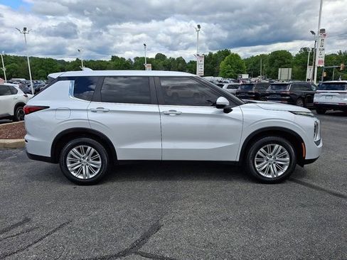 Used 2022 Mitsubishi Outlander ES FWD image 9