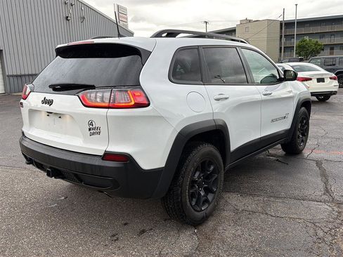 Used 2022 Jeep Cherokee Latitude w/ Sun & Sound Group AWD/4WD image 3