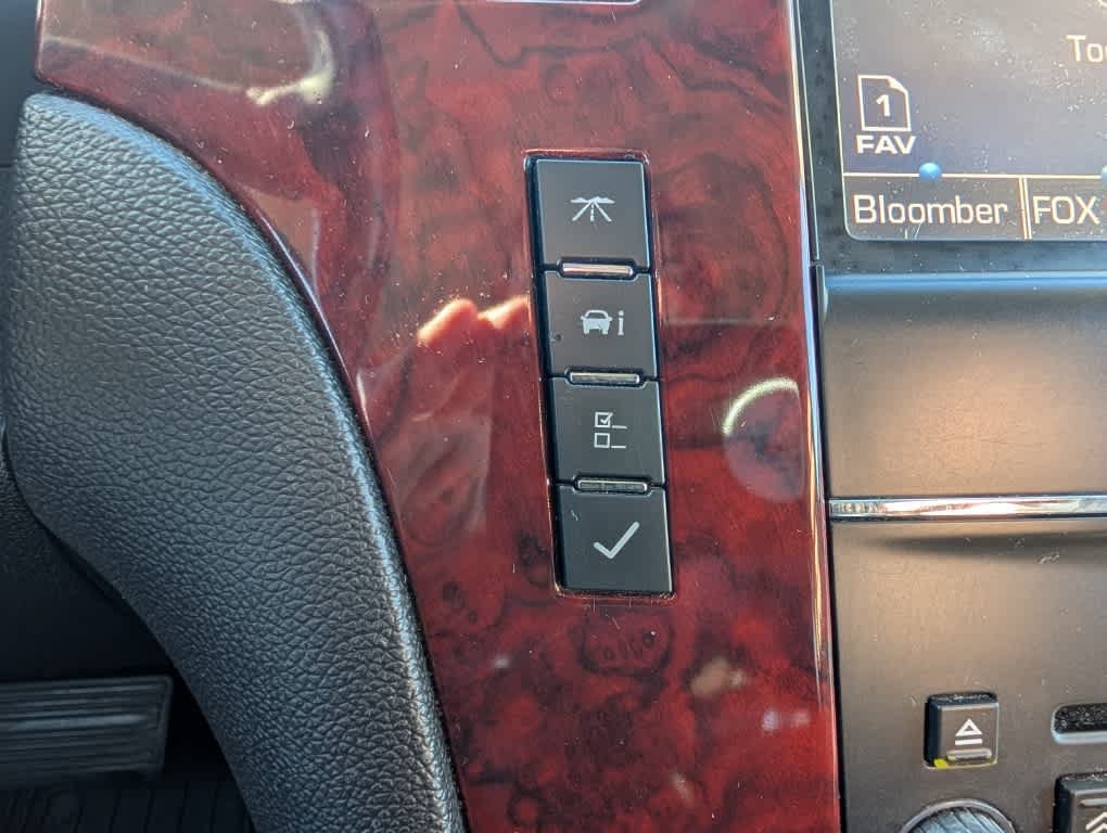Used 2014 Cadillac Escalade Luxury AWD/4WD image 19