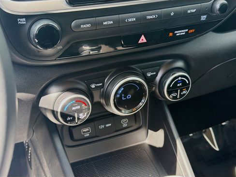 Used 2023 Hyundai Venue SEL w/ Cargo Package FWD image 12