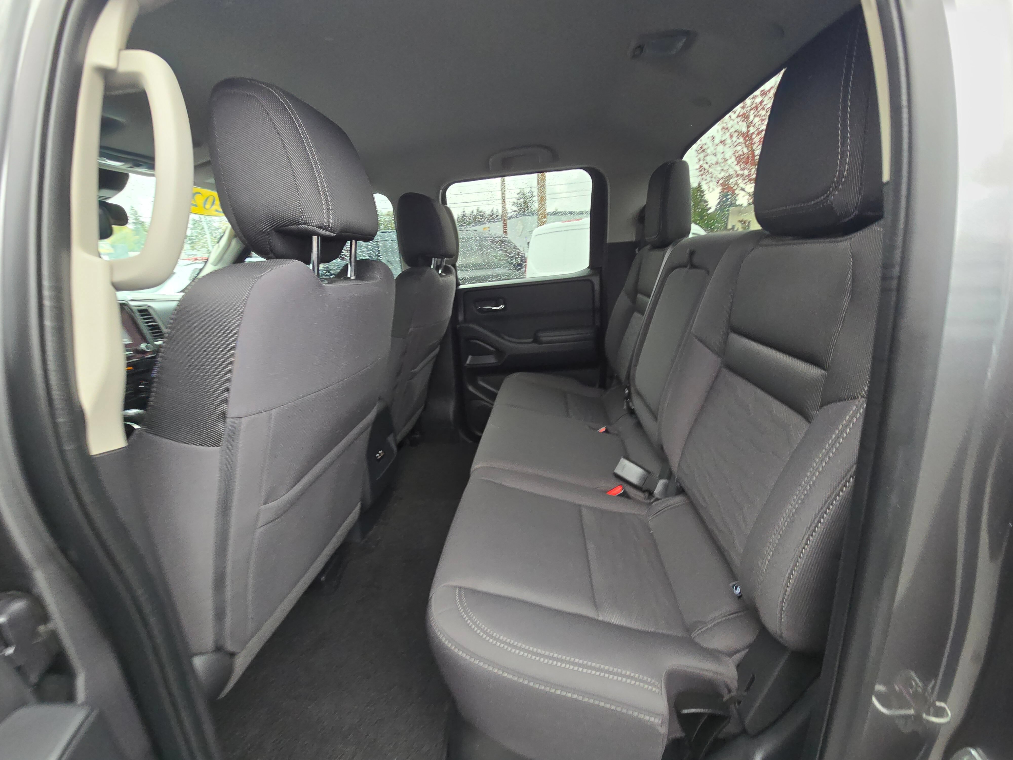 Used 2022 Nissan Frontier SV AWD/4WD image 16