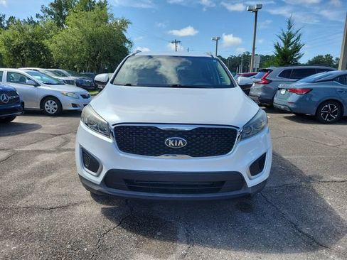 Used 2018 Kia Sorento FWD V6 image 5