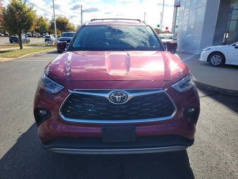Certified 2022 Toyota Highlander Platinum image 10