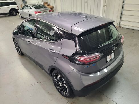 Used 2023 Chevrolet Bolt LT image 5