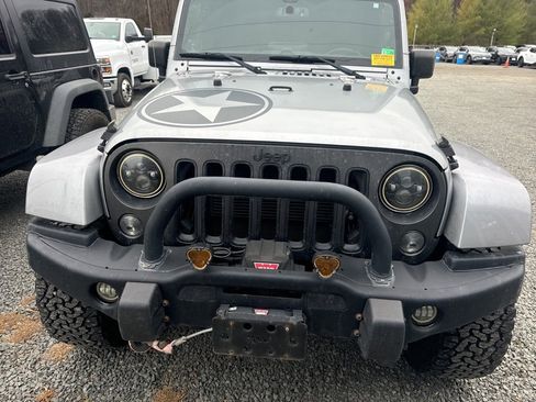 Used 2018 Jeep Wrangler Sport image 2