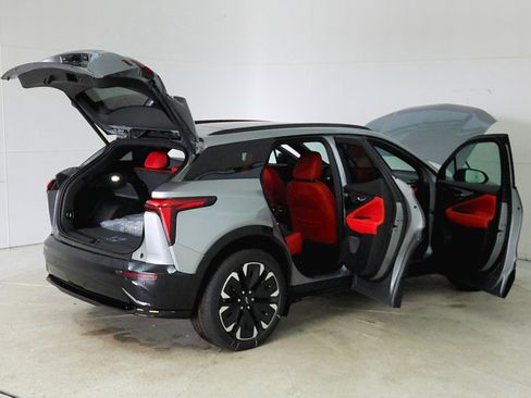 New 2025 Chevrolet Blazer EV RS image 12