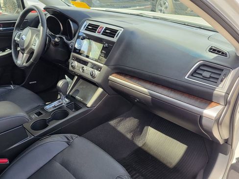 Used 2017 Subaru Outback 2.5i Limited image 10