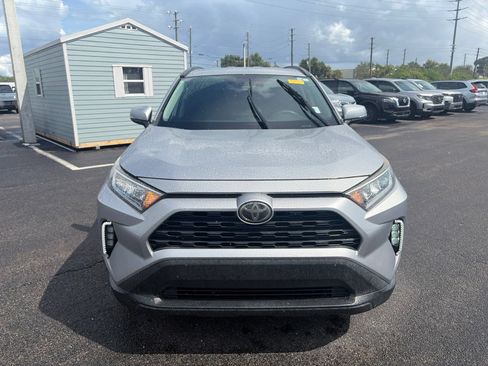 Used 2020 Toyota RAV4 XLE FWD image 2