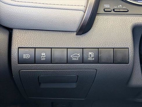 Used 2021 Toyota Camry LE FWD image 10