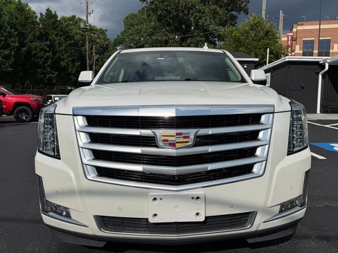 Used 2016 Cadillac Escalade ESV Luxury AWD/4WD image 8
