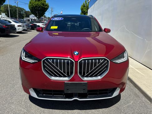 Used 2025 BMW X3 xDrive30i AWD/4WD image 3