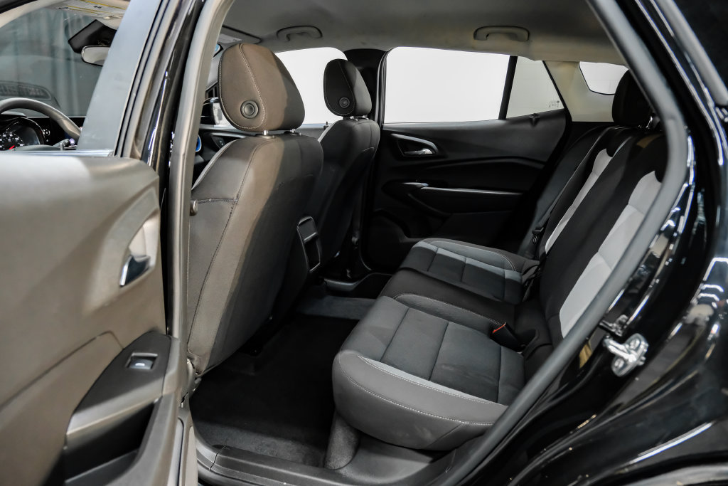 Used 2025 Chevrolet Trax LS w/ LS Convenience Package FWD image 42