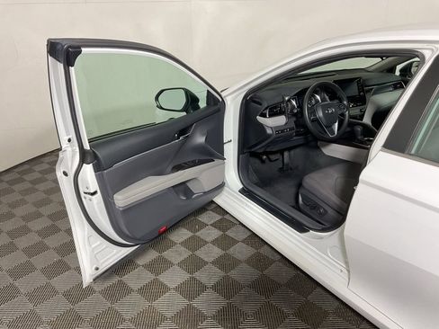 Used 2022 Toyota Camry LE FWD image 16