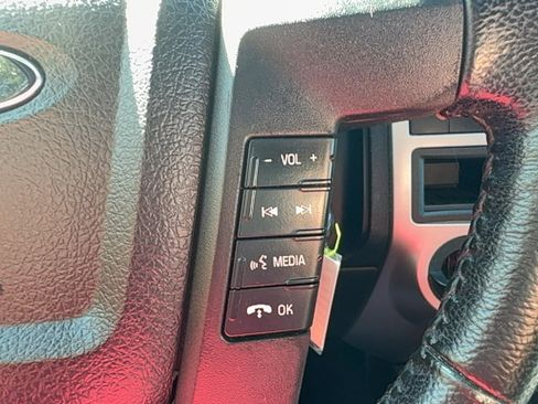 Used 2016 Ford Expedition EL XLT image 28