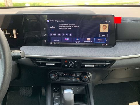 New 2026 Nissan Kicks SV w/ Cold Weather Package FWD image 14