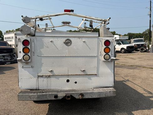 Used 2005 Chevrolet Silverado 2500 W/T RWD image 4