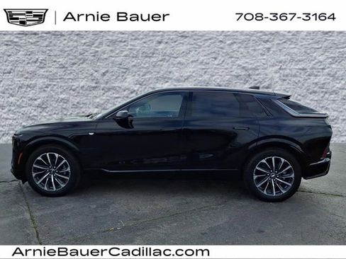 Used 2024 Cadillac Lyriq Sport AWD/4WD image 9