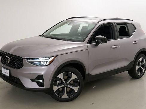 New 2026 Volvo XC40 B5 Plus w/ Climate Package AWD/4WD image 3