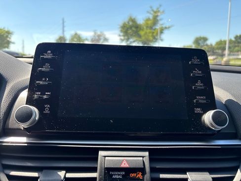 Used 2018 Honda Accord EX image 61