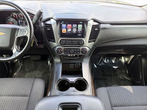 Used 2019 Chevrolet Suburban LS RWD image 14