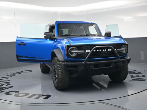 Used 2023 Ford Bronco Wildtrak image 23