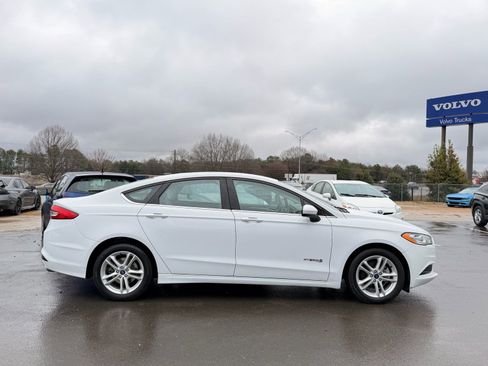 Used 2018 Ford Fusion S image 5