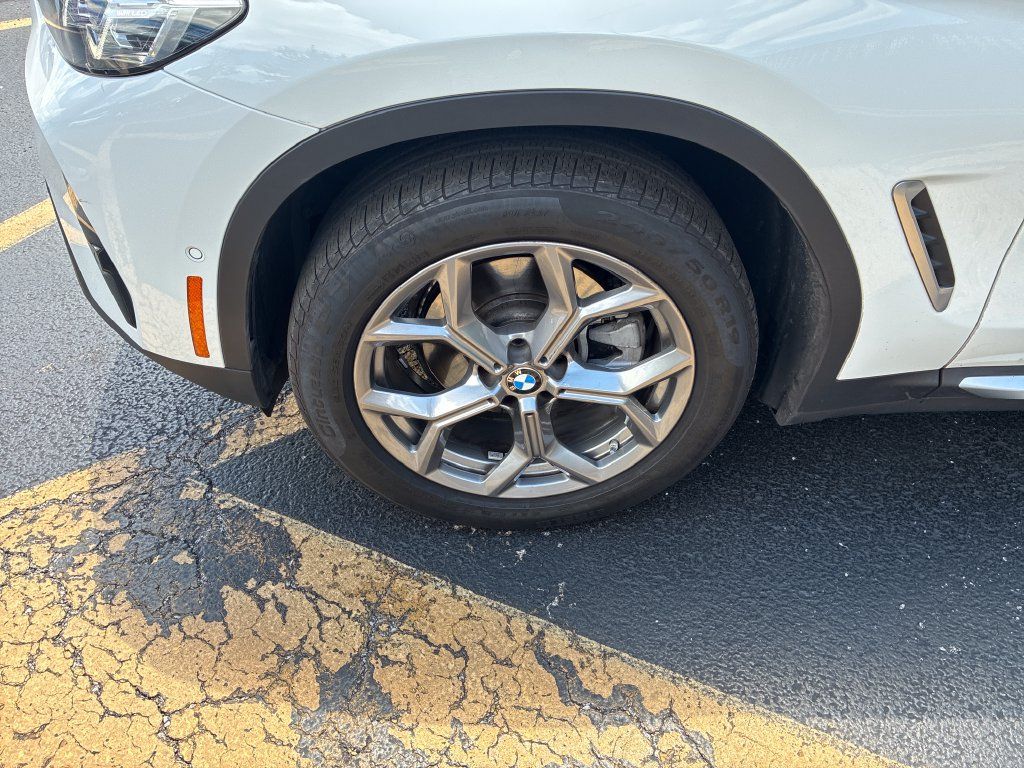 Certified 2024 BMW X3 xDrive30i w/ Premium Package w/ZPA AWD/4WD image 11