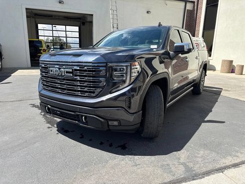 Used 2023 GMC Sierra 1500 Denali Ultimate AWD/4WD image 4