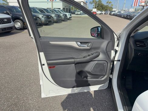 Certified 2022 Ford Escape SEL image 8