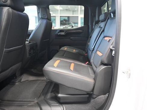 Used 2024 GMC Sierra 1500 AT4 w/ Technology Package AWD/4WD image 16