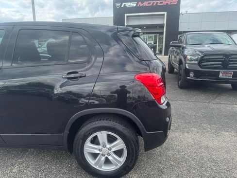 Used 2021 Chevrolet Trax LS w/ Tint and Cruise Package FWD image 53