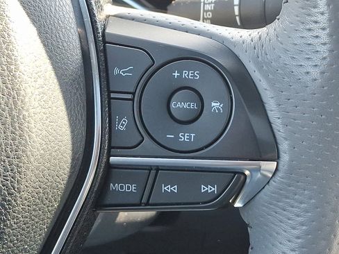 Certified 2022 Toyota Avalon Limited image 23