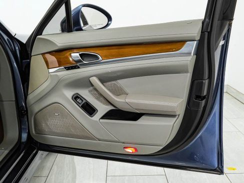 Used 2011 Porsche Panamera S image 46