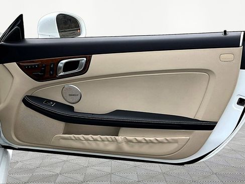 Used 2016 Mercedes-Benz SLK 300 image 25