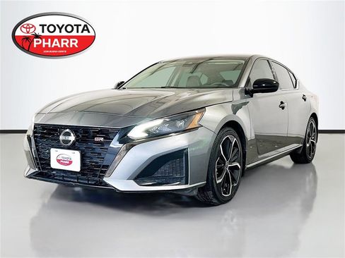Used 2023 Nissan Altima 2.5 SR image 1