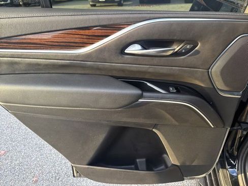 Used 2023 Cadillac Escalade Premium Luxury w/ Performance Package image 15