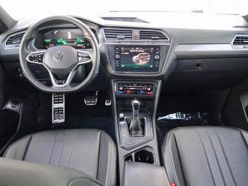 Used 2024 Volkswagen Tiguan SE R-Line FWD image 9