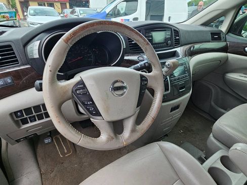 Used 2014 Nissan Quest SV FWD image 2