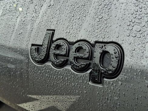 Used 2023 Jeep Grand Cherokee L Laredo AWD/4WD image 30