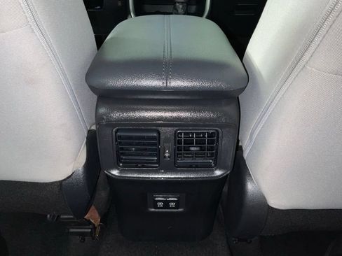 Used 2020 Toyota RAV4 XLE FWD image 17