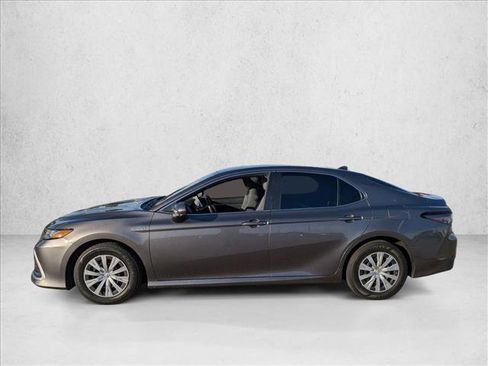 Used 2021 Toyota Camry LE image 8