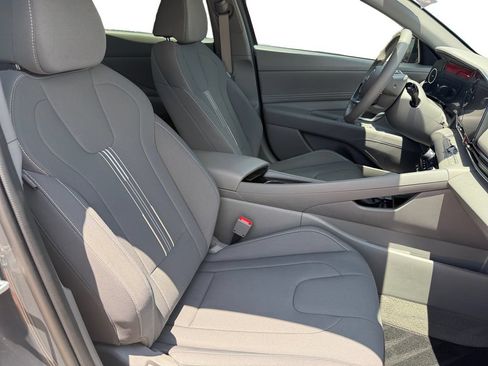 Used 2023 Hyundai Elantra SEL w/ Convenience Package FWD image 16