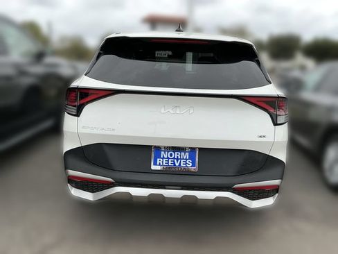 Used 2023 Kia Sportage LX AWD/4WD image 4
