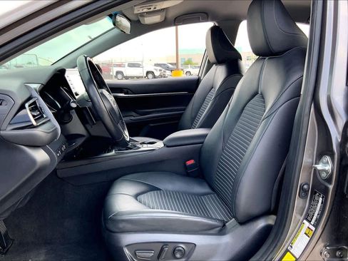 Used 2024 Toyota Camry SE FWD image 8