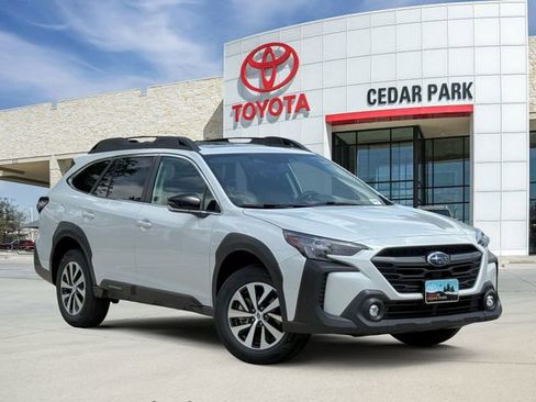 Used 2025 Subaru Outback Premium AWD/4WD image 1